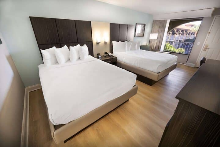 Room 14 of 38
