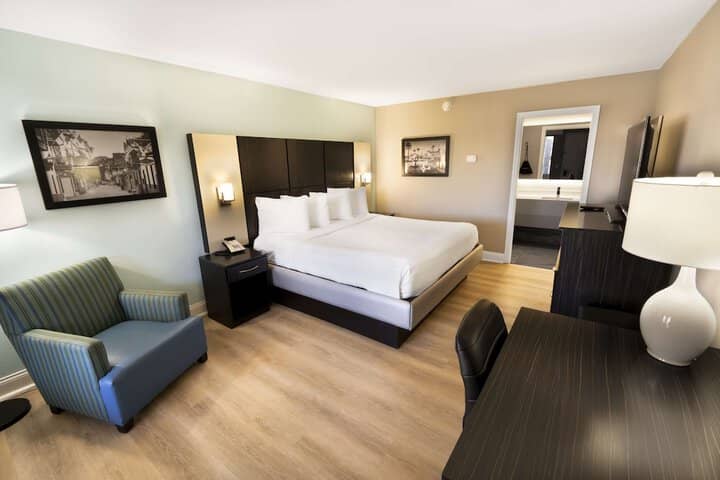 Room 8 of 38