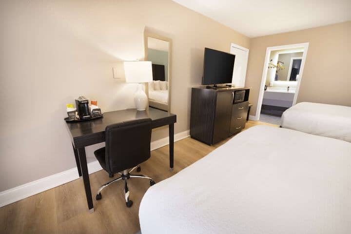 Room 15 of 38